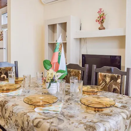 Holiday home Three-bedroom Holiday In